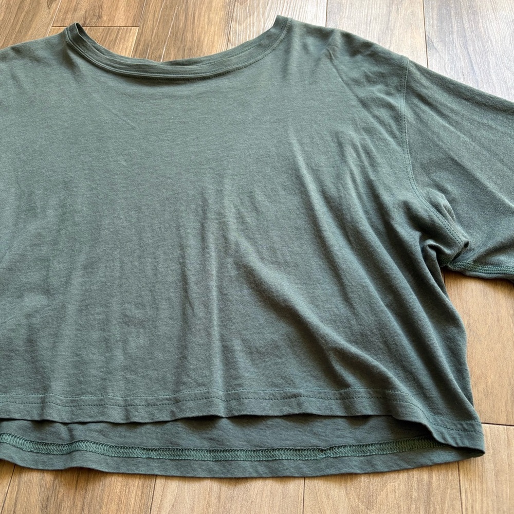 Lululemon Boxy Cropped Tee - Picture 3 of 5